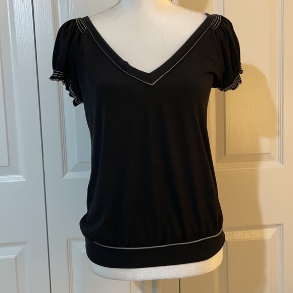 Studio M Women’s SZ M Black V-Neck Pullover Short Sleeve Casual Top - Picture 13 of 13